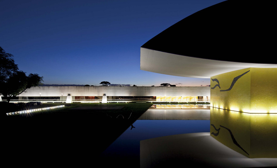 Museu Oscar Niemeyer promove imersão na vida e obra de Poty Lazzarotto