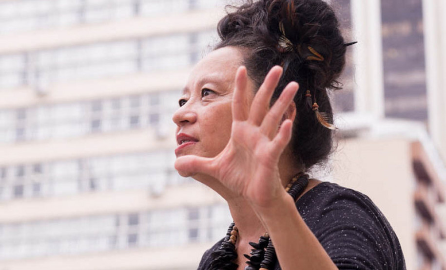 gratuitas São exposições, oficinas, palestras, conversas e até espetáculos que ajudam a refletir e debater sobre o atual papel da mulher na sociedade.