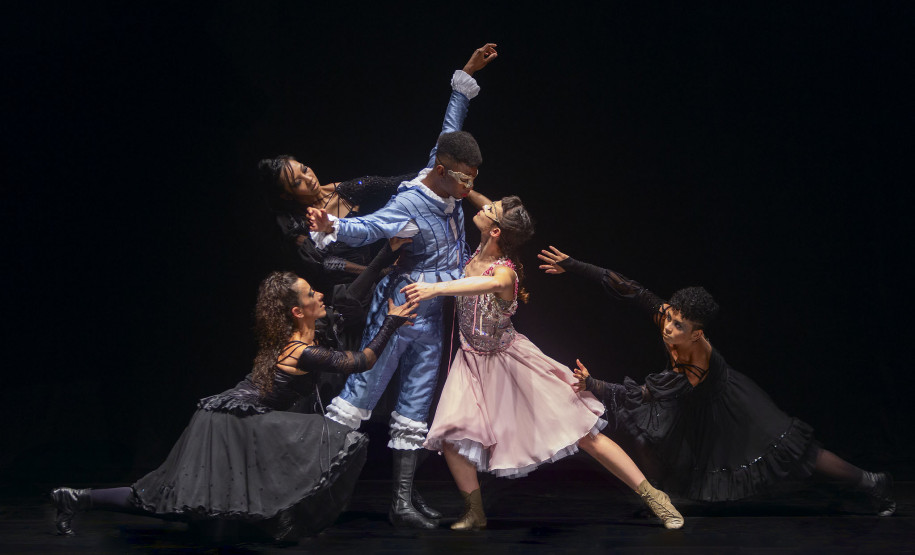 Balé Teatro Guaíra e Orquestra Sinfônica reinterpretam “Romeu e Julieta”