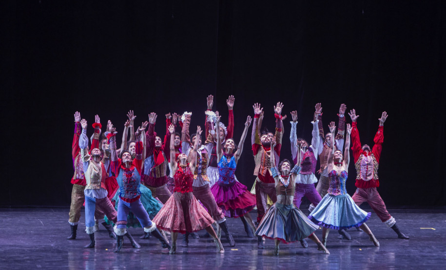 Balé Teatro Guaíra e Orquestra Sinfônica reinterpretam “Romeu e Julieta”