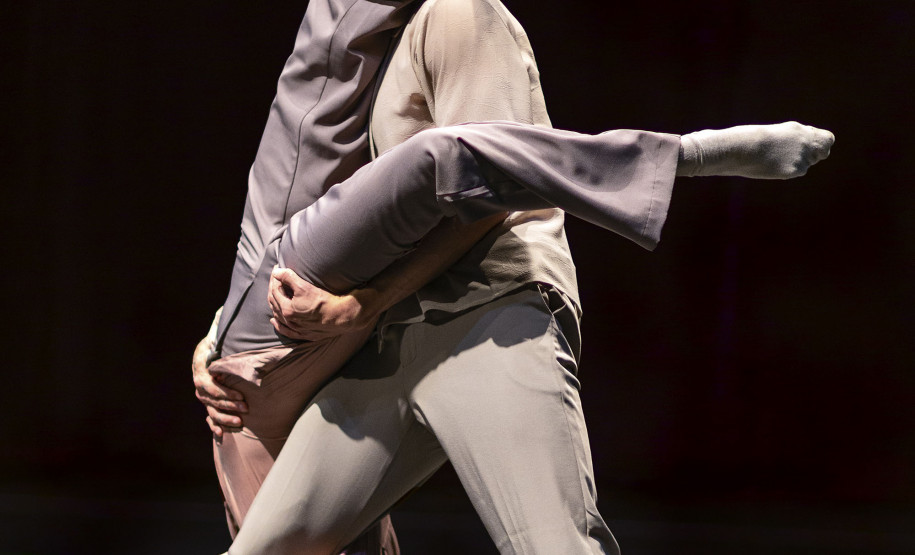 Balé Teatro Guaíra se apresenta em Apucarana e Arapongas neste fim de semana