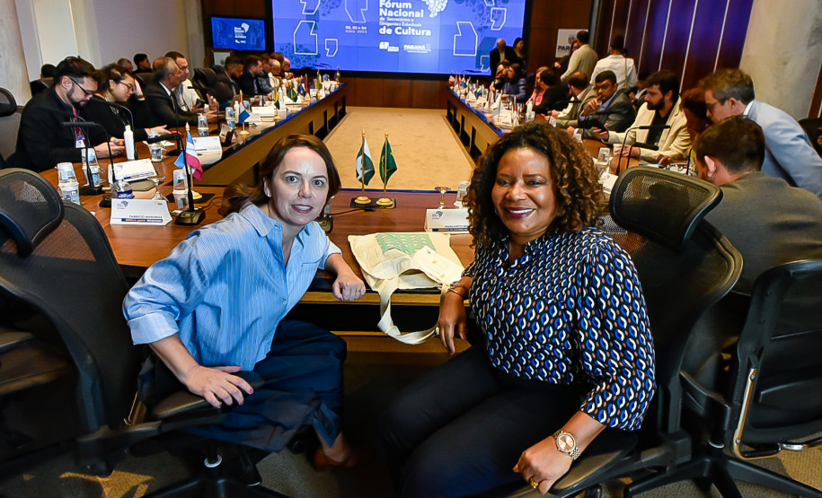 A ministra da Cultura, Margareth Menezes, participou do encerramento do Fórum Nacional de Secretários e Dirigentes Estaduais da Cultura, realizado na capital paranaense.