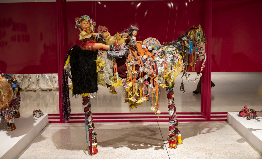 Exposição de Efigênia Rolim e Hélio Leites no MAC-PR é finalista do prêmio ABCA