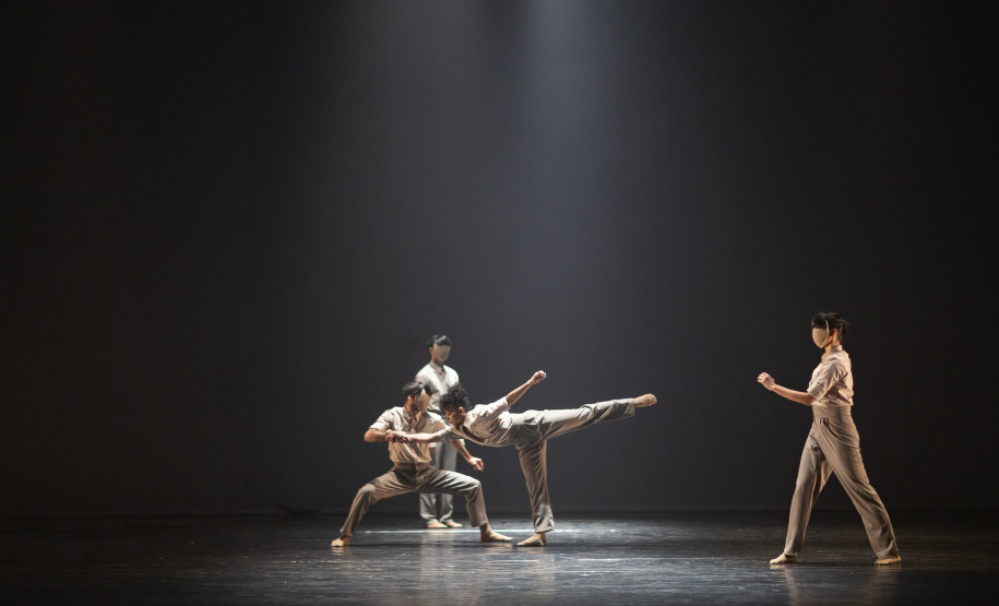 Ponta Grossa e Guarapuava recebem Balé Teatro Guaíra com "V.I.C.A." e "Piá"