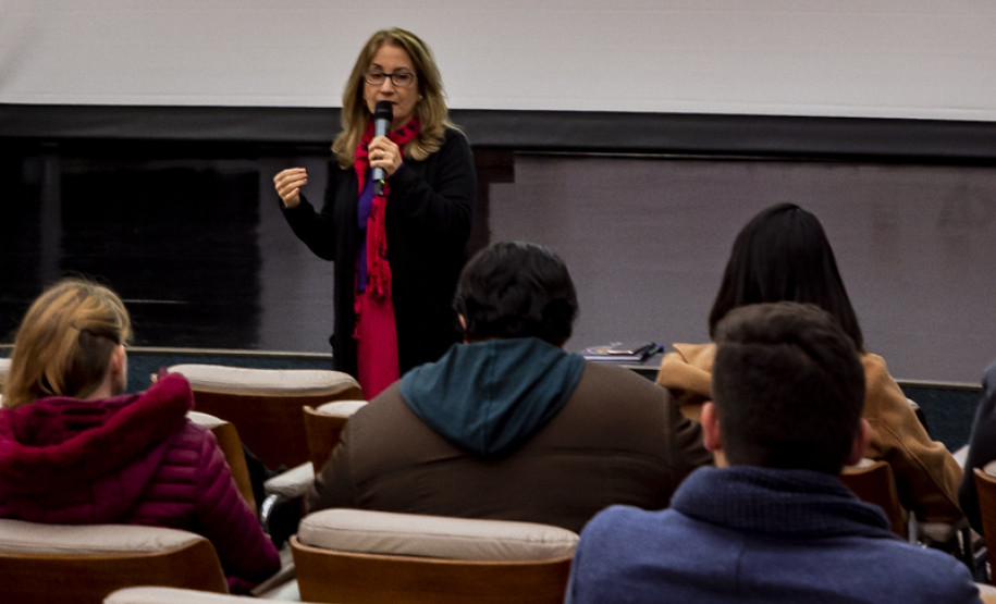 Secretaria estadual passa informações e orientações aos gestores municipais sobre adesão à lei e como acessar os recursos.