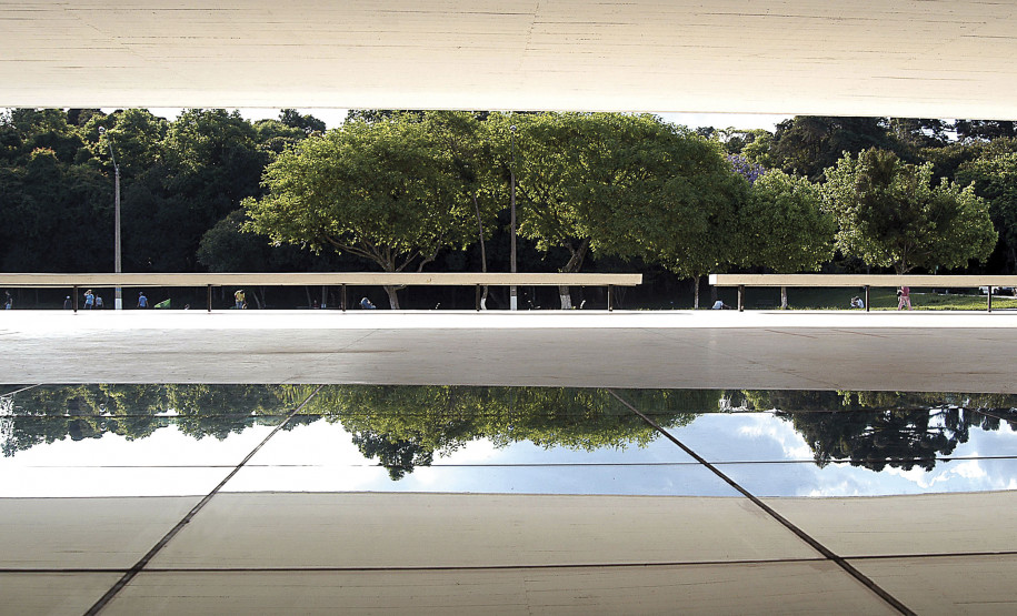 MON divulga programação para a 21ª Semana Nacional de Museus. Na foto, fachada Museu Oscar Niemeyer (MON).
