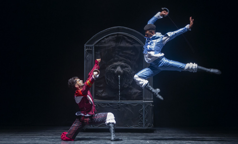 Lei Paulo Gustavo vai repassar mais de R$ 200 milhões a fazedores e fazedoras de cultura do Paraná - Na foto, Crianças no teatro