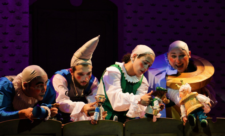 Lei Paulo Gustavo vai repassar mais de R$ 200 milhões a fazedores e fazedoras de cultura do Paraná - Na foto, Crianças no teatro