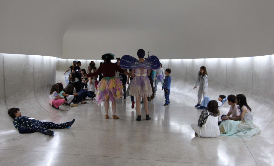 Com o tema “A Incrível Fábrica de Cores”, serão abordadas as cores e suas múltiplas possibilidades.