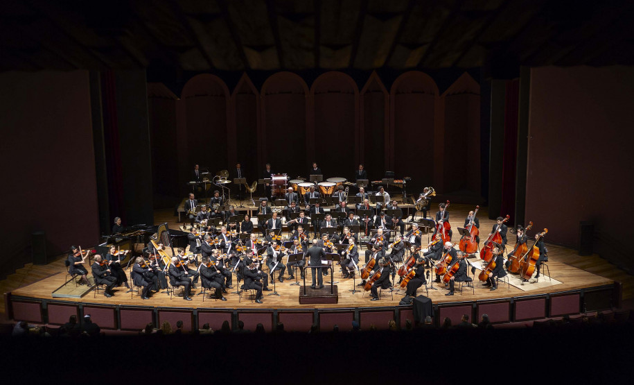O concerto terá regência do maestro titular, Roberto Tibiriçá, e contará com o violinista italiano Giuseppe Gibboni e o pianista brasileiro Aleyson Scopel -