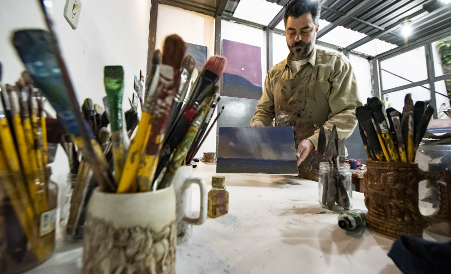 O foco principal é a exploração da paisagem contemporânea e suas múltiplas facetas -