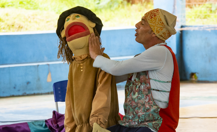 Programa Trilhando pelo Paraná leva circo-teatro para pequenos municípios do Estado
