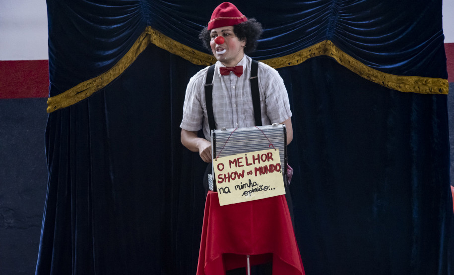 Programa Trilhando pelo Paraná leva circo-teatro para pequenos municípios do Estado