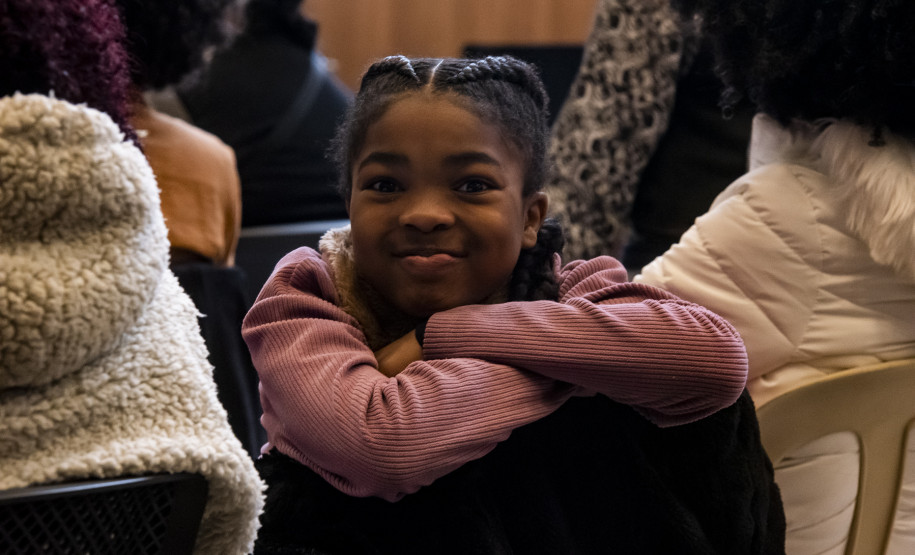 Biblioteca Pública do Paraná inaugura Estante Afro — Maria Águeda com mais de 500 livros. Foto: Kraw Penas/SEEC