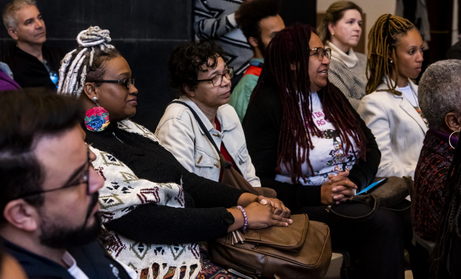 Biblioteca Pública do Paraná inaugura Estante Afro — Maria Águeda com mais de 500 livros. Foto: Kraw Penas/SEEC