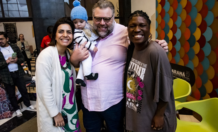 Biblioteca Pública do Paraná inaugura Estante Afro — Maria Águeda com mais de 500 livros. Foto: Kraw Penas/SEEC