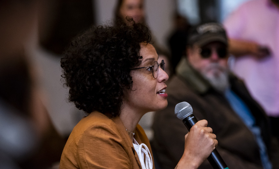 Biblioteca Pública do Paraná inaugura Estante Afro — Maria Águeda com mais de 500 livros. Foto: Kraw Penas/SEEC