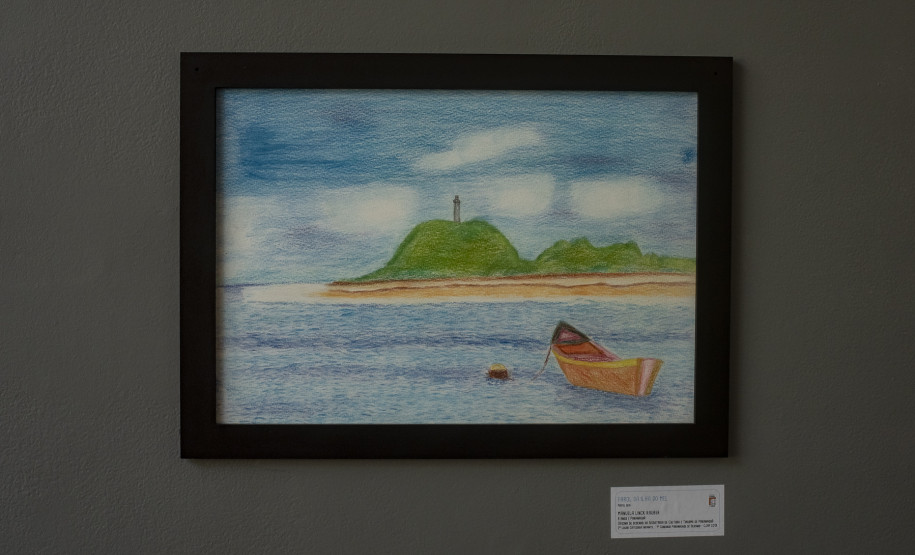 Na foto, desenhos das edições passadas do Concurso Paranaense de Desenho -