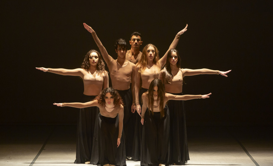 Apresentação de UNIO, que junta dois corpos do Centro Cultural Teatro Guaíra, será dia 11 de novembro.