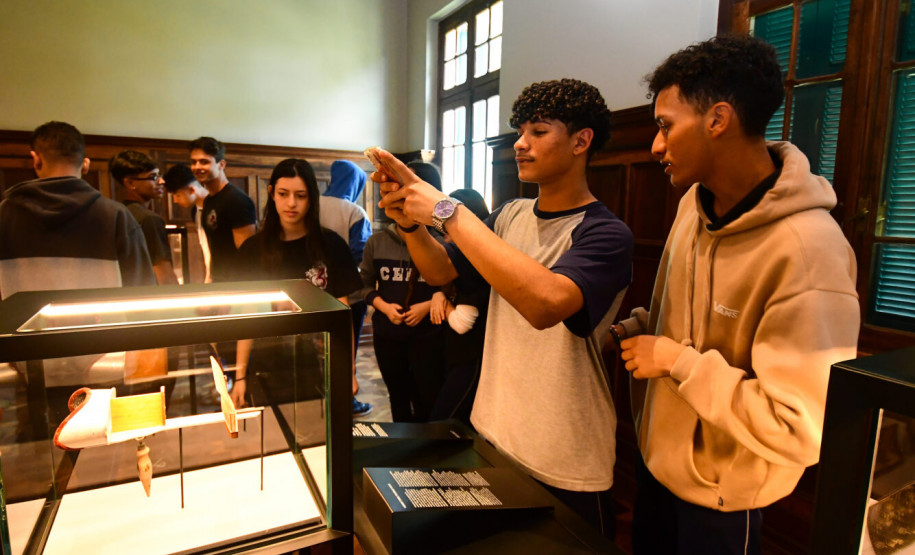 Programa Partiu Museu promove visitas guiadas para alunos da rede estadual do Paraná