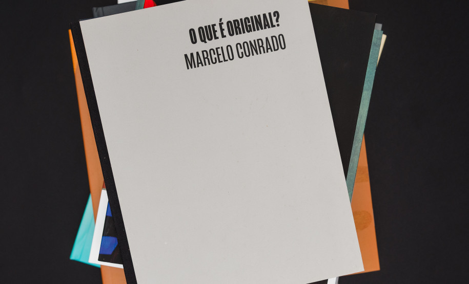 Catálogos de exposições do MON