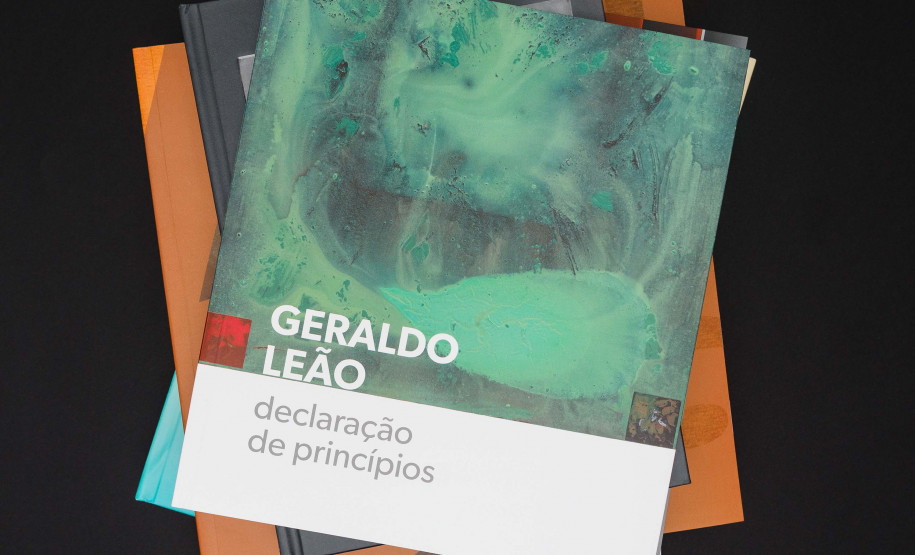 Catálogos de exposições do MON