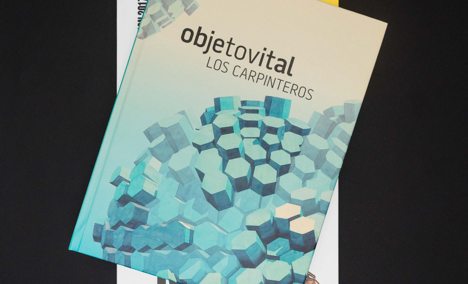 Catálogos de exposições do MON