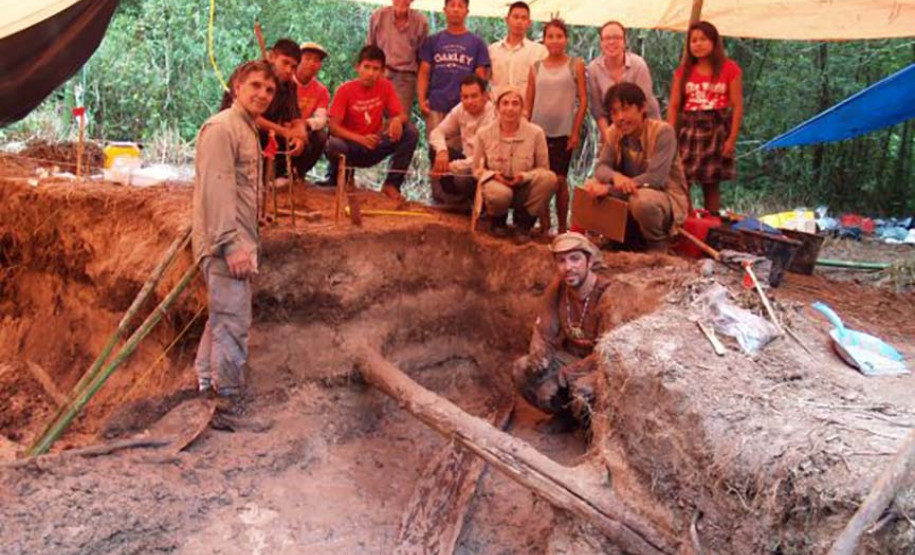 Resgate da canoa Ygá-Mirî na aldeia Tekoha Nhemboetê, em Terra Roxa, no Oeste do Paraná