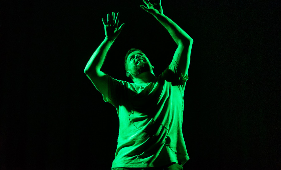 Após sucesso na Flibi, Biblioteca Pública recebe o espetáculo “Livro-Me” no sábado