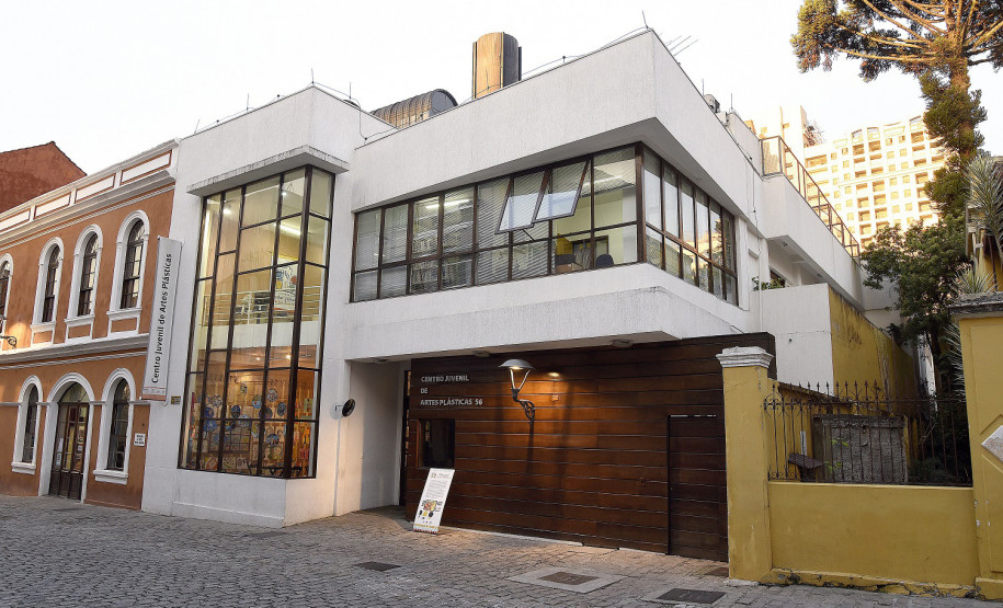 Inscrições para cursos gratuitos do Centro Juvenil de Artes Plásticas encerram nesta sexta