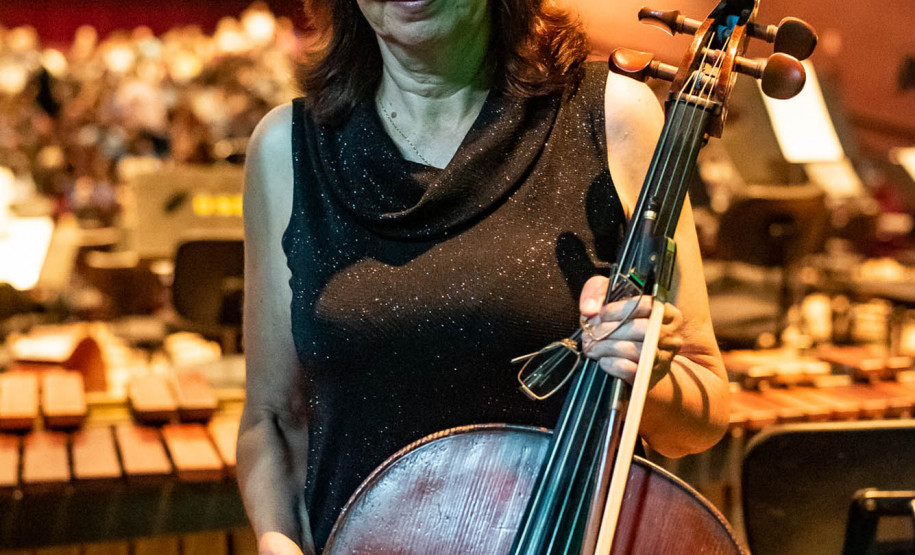 Da fundação às apresentações atuais, mulheres formam pilar fundamental da Orquestra Sinfônica do Paraná. Denise