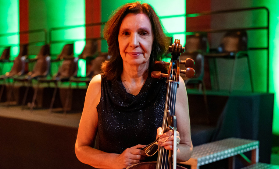 Da fundação às apresentações atuais, mulheres formam pilar fundamental da Orquestra Sinfônica do Paraná. Denise