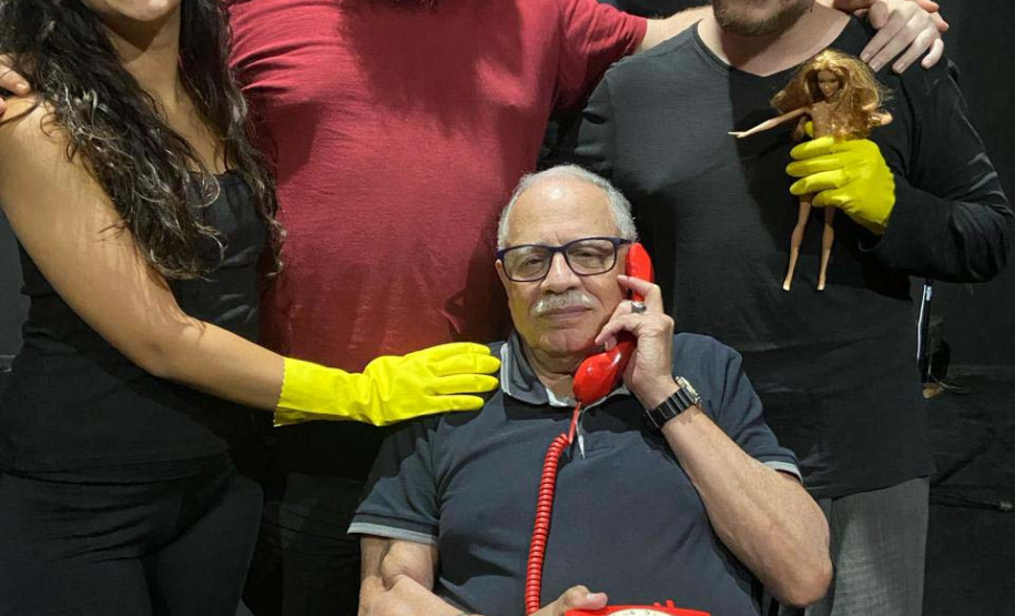 Com pai e filho no palco, Teatro Guaíra recebe o espetáculo “As Santas”