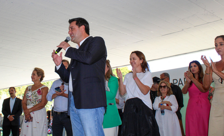 MON para criançada: governador inaugura mostra interativa com obras de arte no Parcão