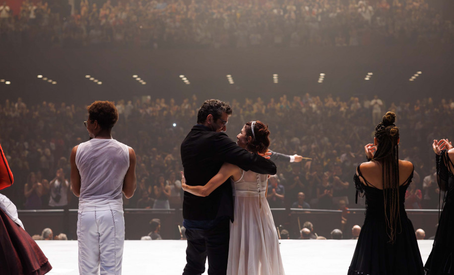 Após três dias com ingressos esgotados, “Romeu e Julieta” tem sessão extra nesta terça