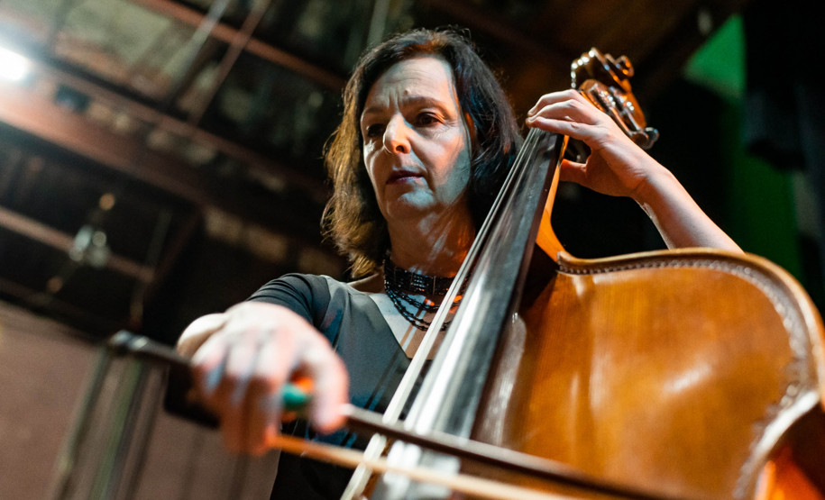 Da fundação às apresentações atuais, mulheres formam pilar fundamental da Orquestra Sinfônica do Paraná. Maria Helena