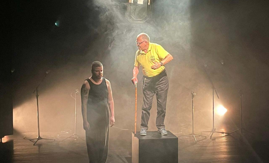 Com pai e filho no palco, Teatro Guaíra recebe o espetáculo “As Santas”