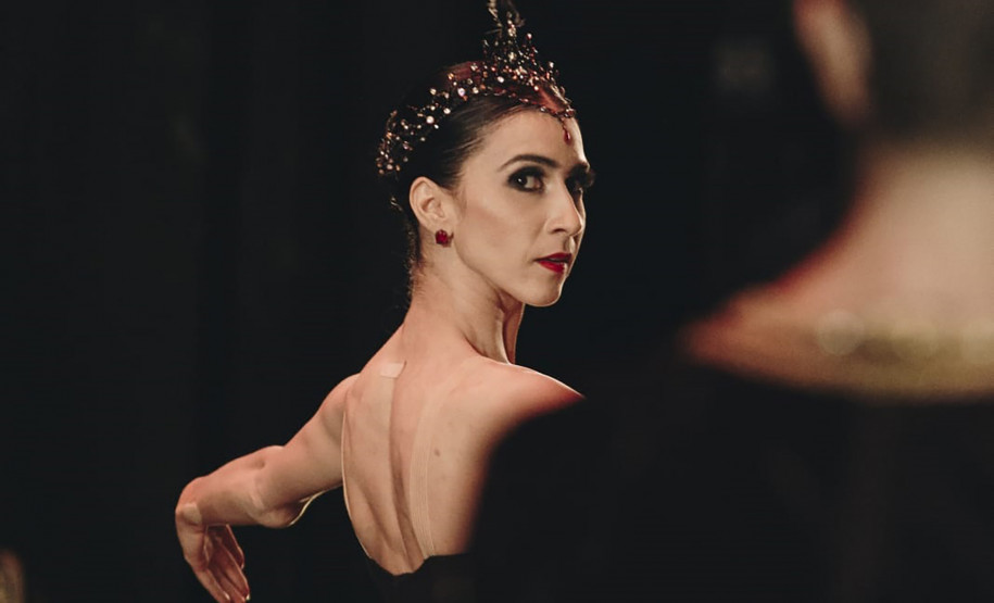 Teatro Guaíra recebe Ana Botafogo em "O Lago dos Cisnes" na próxima semana