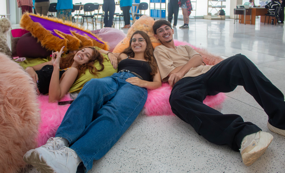 Coletivo Brutas transforma a Sala Aberta do MAC Paraná; confira a programação