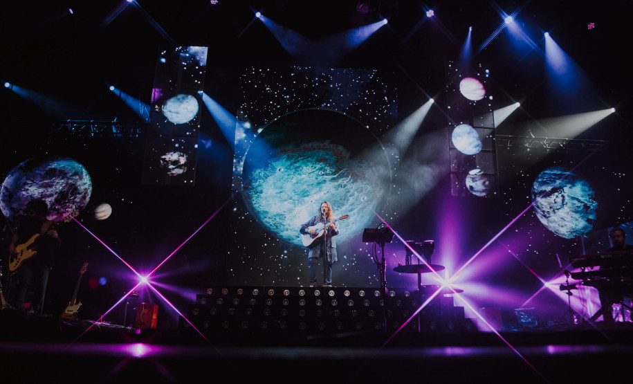 Ana Carolina faz homenagem a Cássia Eller no palco do Guairão nesta sexta