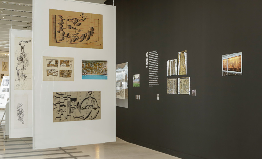 Últimos preparativos antes da abertura da exposição Poty 100 anos, no Museu Oscar Niermeyer (MON).