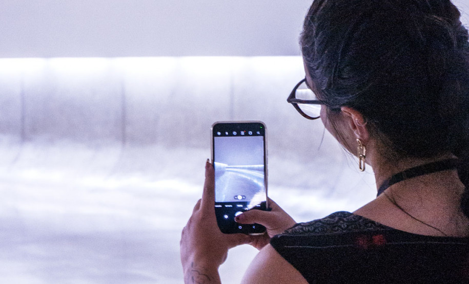 Museu Oscar Niemeyer promove oficina fotográfica para jovens autistas