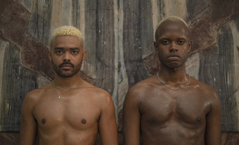 Museu Paranaense (MUPA) - Dança e performance – No sábado (25), às 18h, o MUPA recebe os dançarinos Davi Pontes e Wallace Ferreira para a performance “Repertório N.2”, experiência coreográfica que faz pensar a dança como uma autodefesa, entre técnicas desviantes e informais
