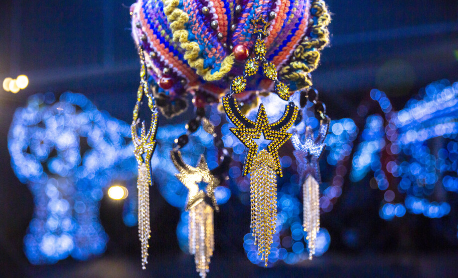 Museu Oscar Niemeyer (MON) - MON na Escola – A edição de maio do programa MON na Escola, terá como tema a exposição “Extravagâncias”, da artista Joana Vasconcelos. A atividade acontece na quarta (29), com sessões às 9h30 e às 14h