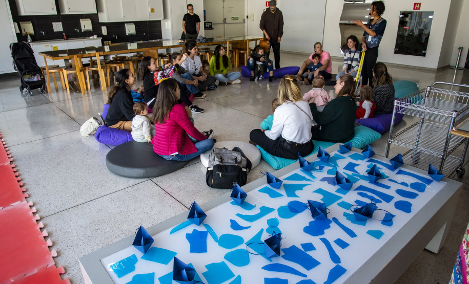 MON, Primeiros Passos