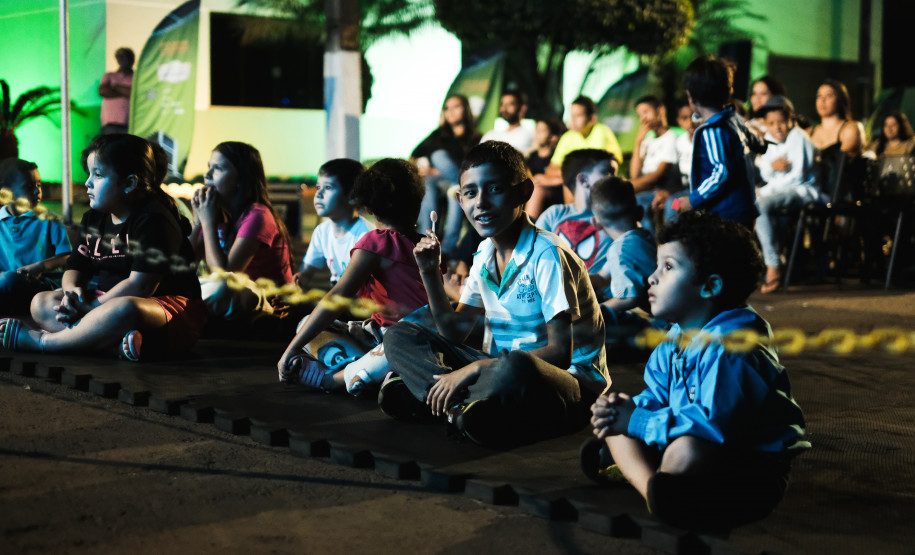 Projeto Cinema na Praça exibe filmes gratuitos para 40 mil pessoas em três meses