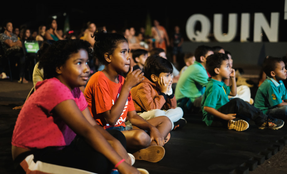 Projeto Cinema na Praça exibe filmes gratuitos para 40 mil pessoas em três meses