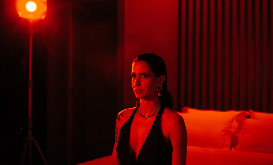 "Foram os Sussurros que Me Mataram”, novo filme de Mel Lisboa, estreou nos cinemas