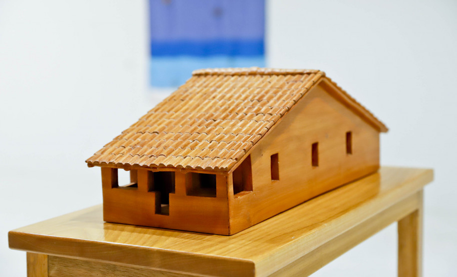 MON promove encontros para público 60+ sobre a mostra de Efrain Almeida