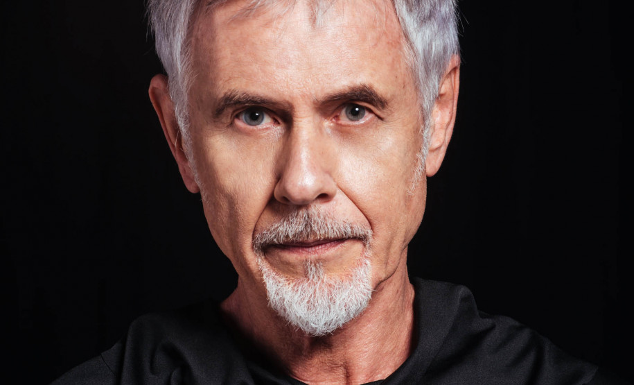 Centro Cultural Teatro Guaíra - Guairão - Ritchie – Um dos principais nomes da new wave brasileira que invadiu as estações de rádio nos anos 1980, o cantor Ritchie está celebrando os 40 anos de lançamento de seu primeiro álbum solo – "Voo de Coração", que apresentava a canção “Menina Veneno”